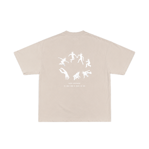 Camiseta Oversice "MOVE DIFFERENT" Marrón Arena.